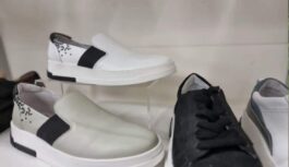 Kā 10 minūtēs atbrīvoties no smakas apavos bez pūšamajiem: tālbraucēju pārbaudītā metode