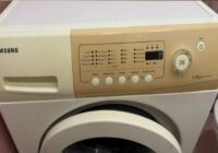 Tikai divu pogu kombinācija: kā panākt, lai veļas mašīna pati iztīra netīrumus un nepatīkamo smaku