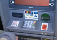 “Bankomāts izdeva tādu naudu, ka varēju viņu mest ārā tuvējā miskastē”: kā rīkoties šādos gadījumos