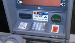 “Bankomāts izdeva tādu naudu, ka varēju viņu mest ārā tuvējā miskastē”: kā rīkoties šādos gadījumos