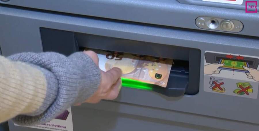 Nodokļu lamatas ģimenes lokā: kas jāzina ikvienam, kurš saņem lielāku naudas summu no radiniekiem