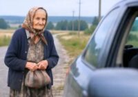 Tante Taņa viena pastaigājās pa lauku ceļu Ludzas pusē, pēkšņi apstājās meitene un šī tikšanās mainīja kādu likteni