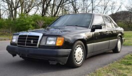 Šis Mercedes ir nobraucis vairāk nekā 1,5 miljonus km – tā tas izskatās tagad