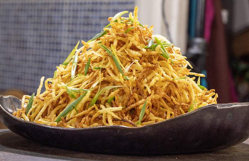 Mūsu ģimenes jaunie, iecienītākie salāti “Skudru pūznis”, kas garšo gan lieliem, gan maziem