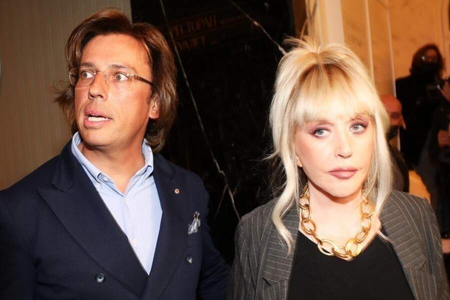 Beidzot tiek atklāts iemesls kāpēc Alla Pugačova palika viena Kiprā, kamēr vīrs ar bērniem devās pāri okeānam uz ASV