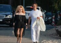 Kāpēc neviens nekopj Pugačovas vecāku kapus – skats uz pamesto piemiņas vietu rada skumjas