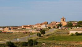 Bezmaksas mājoklis un darbs dāvanā: Spānijas ciemats Areniljasa aicina ģimenes un attālinātos darbiniekus