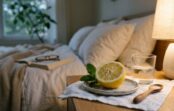 Kāpēc pārgriezts citrons pie gultas ir kļuvis par iecienītu vakara rituālu
