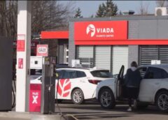 Degvielas cenas Baltijā sarūk: kurā valstī šobrīd uzpildīties ir visizdevīgāk