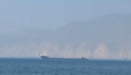 Svarīgs pavērsiens Persijas līcī: naftas cenas sāk kristies pēc Hormuza šauruma atvēršanas