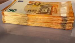 „Daudzi pat nenojauš, ka viņiem pienākas nauda:” kā mājokļa pabalsta jaunie noteikumi maina spēles noteikumus