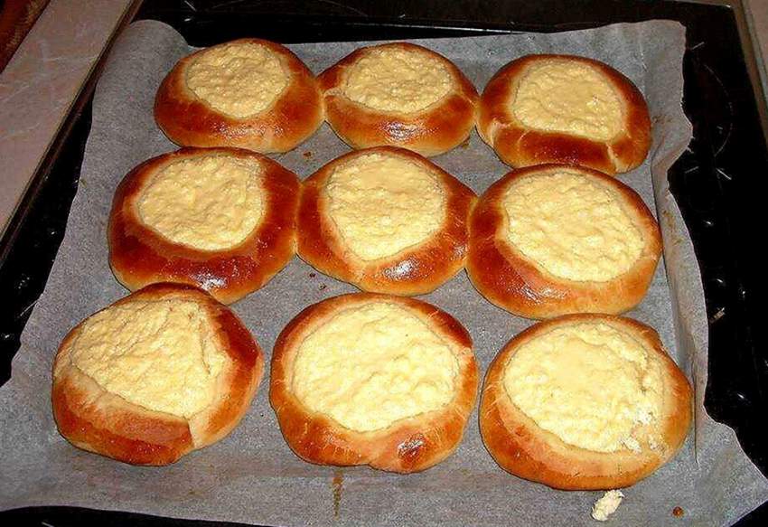 Vatruškas no vīramātes Mirdzas receptēm: Man tās vienmēr izdodas mīkstas kā pūkas un garšo tieši kā bērnībā