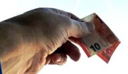 Kā kaimiņš kaimiņam palīdz: Cēsu novada laukos bankas aizstāj pašu veidotas biedrības