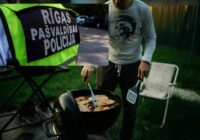 Kādos gadījumos Latvijā var uzlikt sodu par šašlika cepšanu savā īpašumā: daudzi pat nenojauš