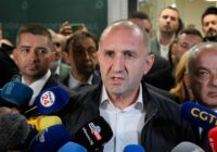 Mainās politiskais kurss? Bulgārijas vēlēšanās visvairāk balsu saņem prokrieviskā nometne