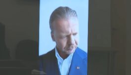 Politiskā rokāde: Kamēr Rosļikovs atrodas Baltkrievijā, konkurenti sāk cīņu par viņa vēlētājiem